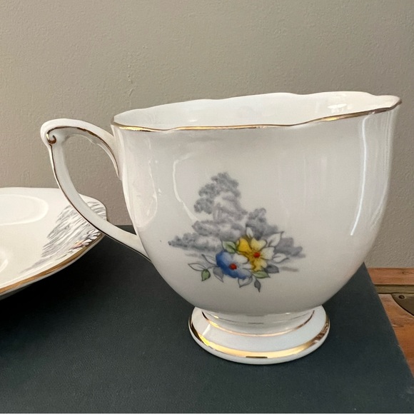 Queen Anne “Lovers Lane” fine bone china made in England - Picture 6 of 8